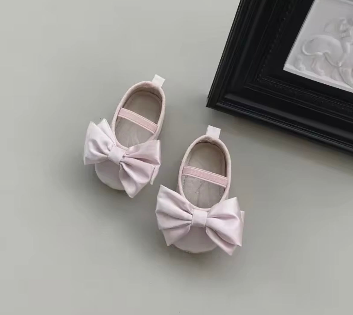 Pearla bow