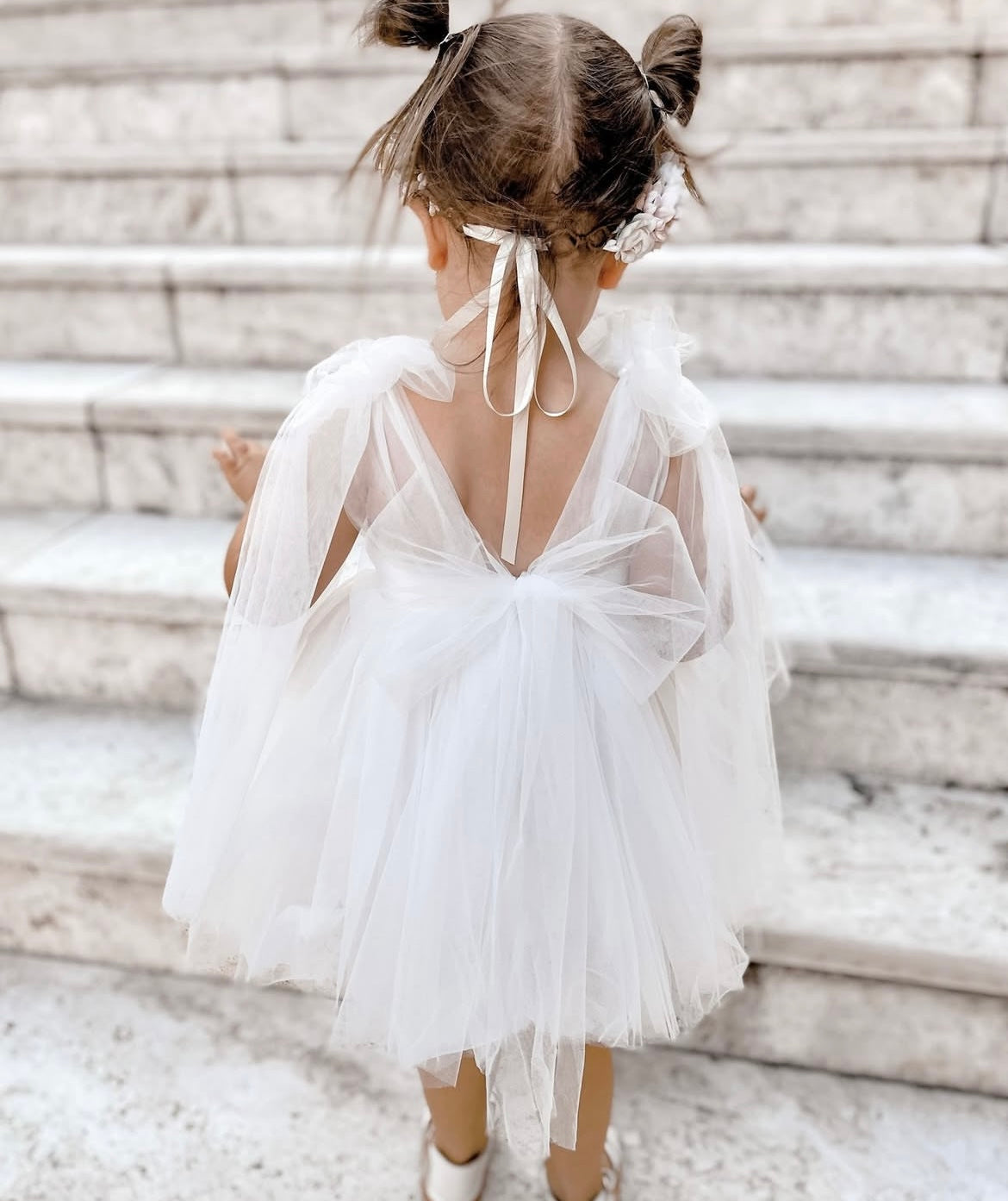 Tulle•No sleeve